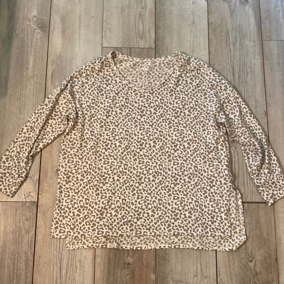 American Eagle Women’s Oversized V Neck Sweatshirt Tee Size Large - Picture 1 of 8